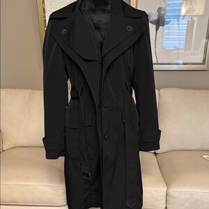 London Fog Beautifully Detailed Trench Coat
Excellent Condition!